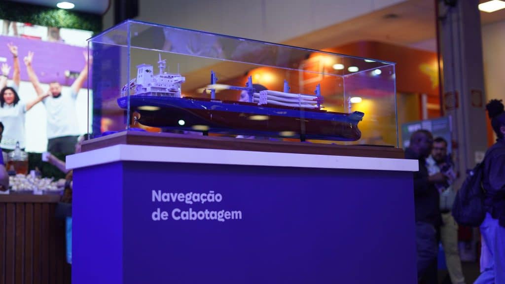 modelo em escala reduzida no navio Pio Grande