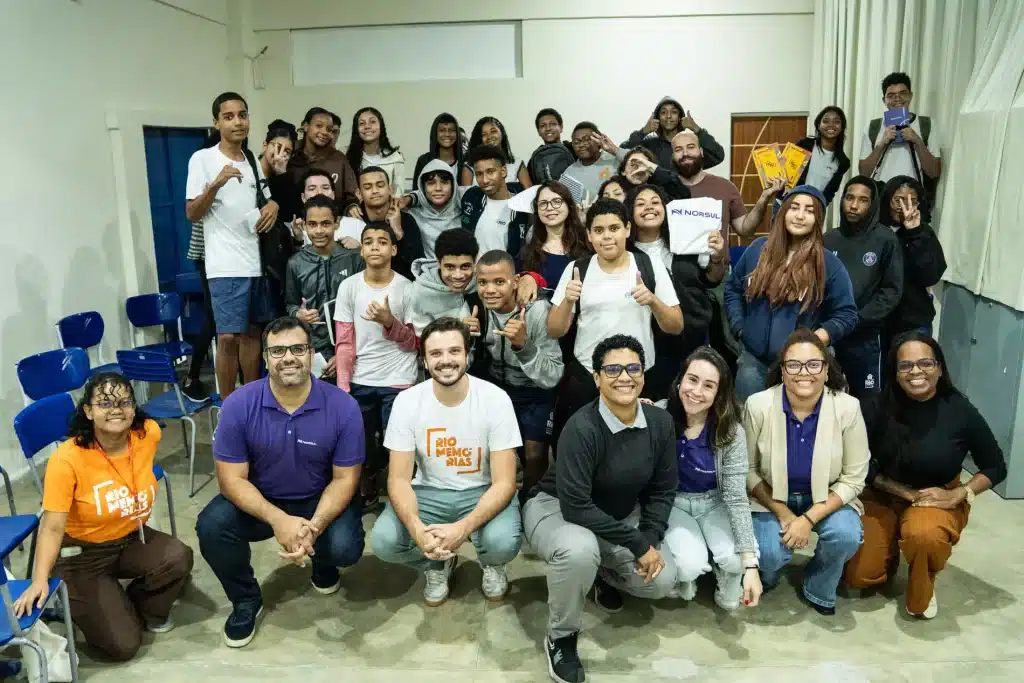 Em parceria com o Rio Memórias, a Norsul reuniu colaboradores e estudantes para compartilhar experiências, inspirar carreiras e ampliar perspectivas de futuro.